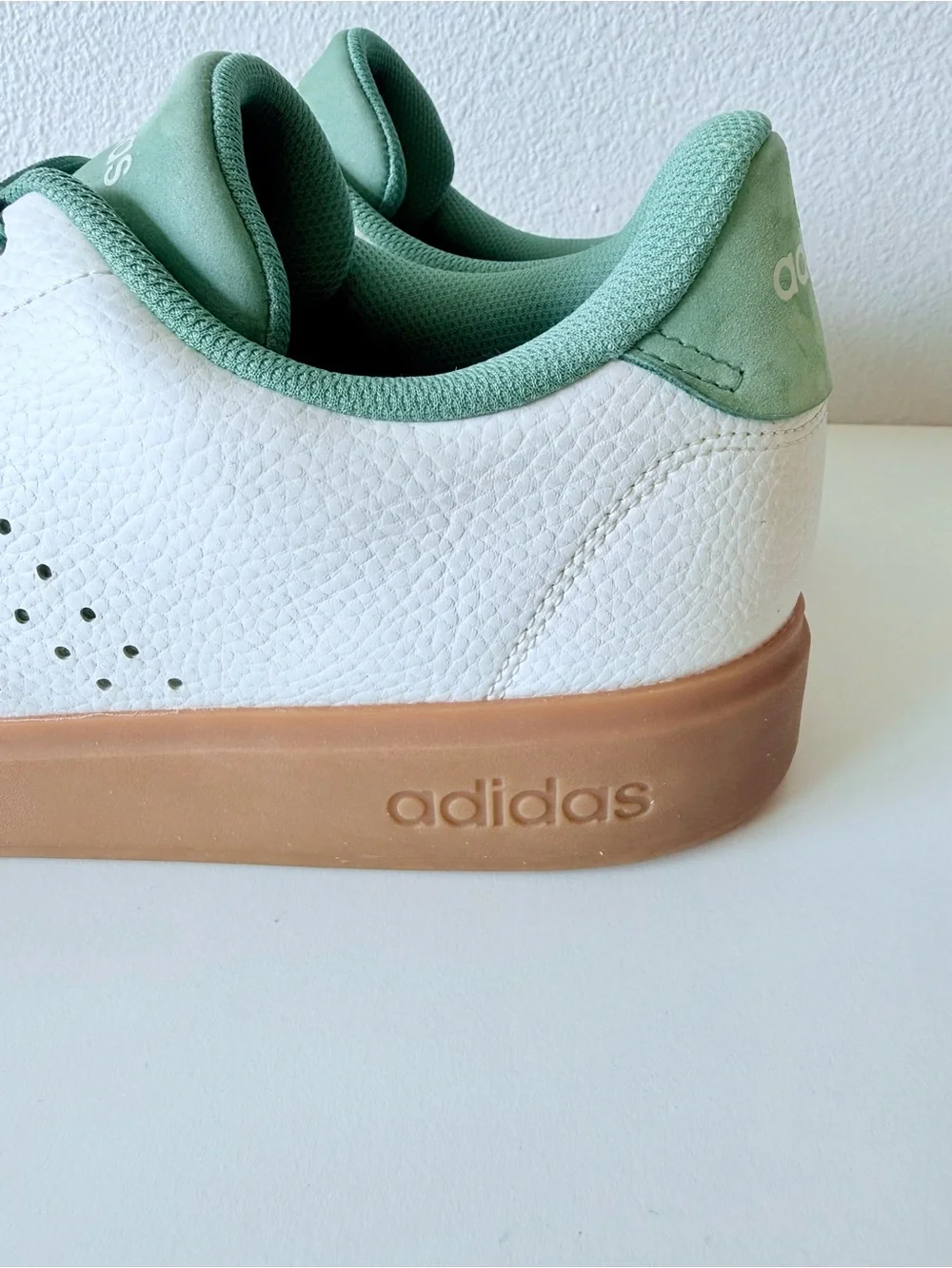 adidas Advantage 2.0 White Preloved Green Gum Sole Sneakers Men 14 IG9172